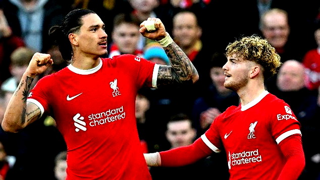 ليفربول يستعيد الصدارة بفوزه على بيرنلي المتعثر