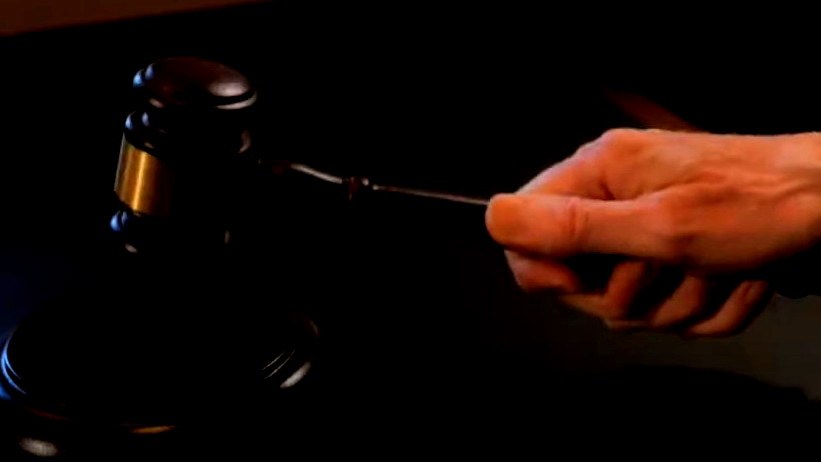 لائحة اتهام ضد مدرس من منطقة الشمال قام بإطفاء السجائر على أجساد طلابه!