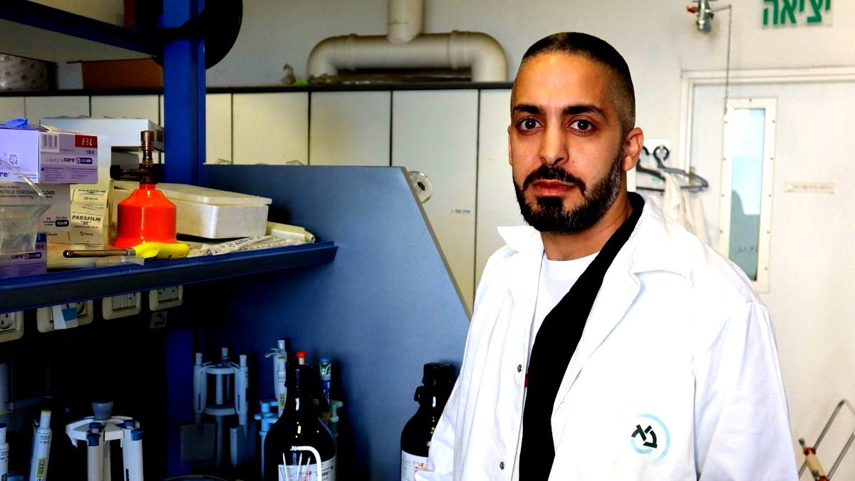 منتجات طازجة لمدة اطول؟ تطوير جديد على يد طالب الدكتوراة بلال أبو صالحة في جامعة بار-ايلان يسمح بالحفاظ على الفواكه والخضار لمدة أطول 