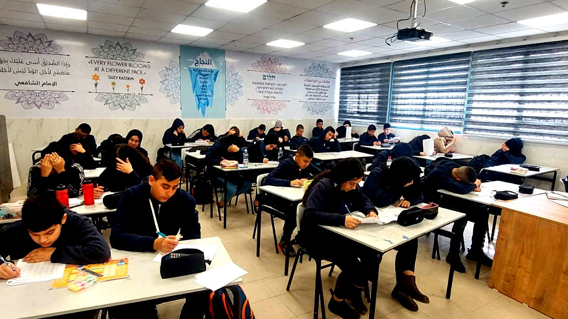 طلاب مدرسة اسكندر يتألقون في بطولة اللغة الإنجليزيّة