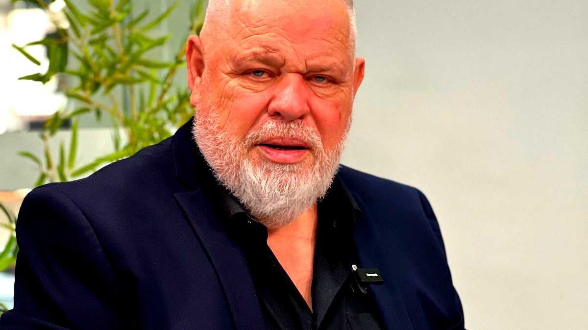 arabTV| رئيس بلدية نوف هجليل رونين بلوط للعرب: ما أفعله تجاه المدينة منح السكان حافزًا لانتخابي مرة أخرى وليس هناك أي فرق بالتعامل مع عربي أو يهودي