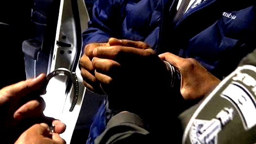 القبض على شاب من رهط بشبهة تقديم كحول لفتاة قاصر وارتكاب أفعال مشينة بحقها