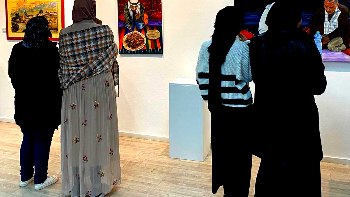 المركز الجماهيري شقيب السلام يفتتح المعرض الفني بعنوان  القرى غير المعترف بها 