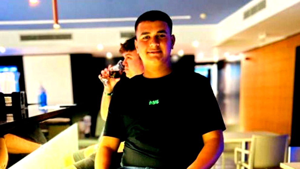 رهط: مقتل الفتى صهيب اشوي (17 عامًا) بجريمة إطلاق نار وإصابة شابة بجروح متوسطة إثر تعرضها للدهس