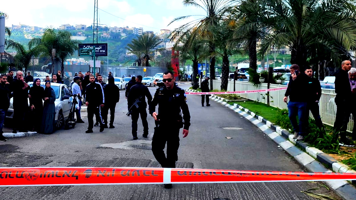 اعتقال شابين بشبهة ضلوعهما بجريمة القتل ظهر اليوم في أم الفحم