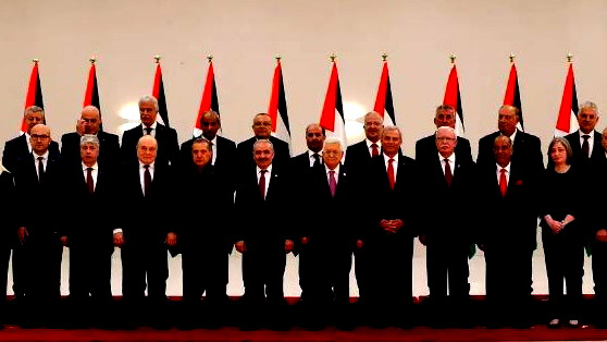 الحكومة الفلسطينية ستضع استقالتها تحت تصرف الرئيس محمود عباس الاثنين