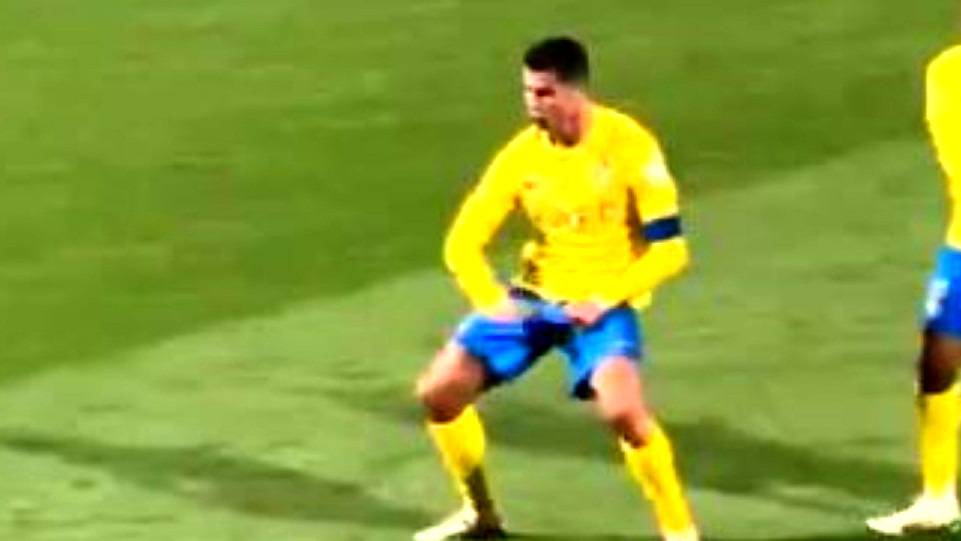 رونالدو يغضب الجماهير بحركة "غير أخلاقية" في لقاء النصر والشباب
