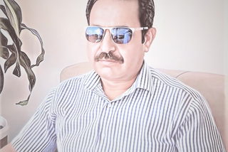 بدينِ سجاحَ لايرضى حَصِيفٌ