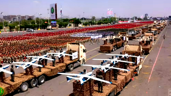 مسؤول أمريكي: قتيلان بين طاقم ناقلة بضائع تعرضت لضربة بصاروخ من اليمن