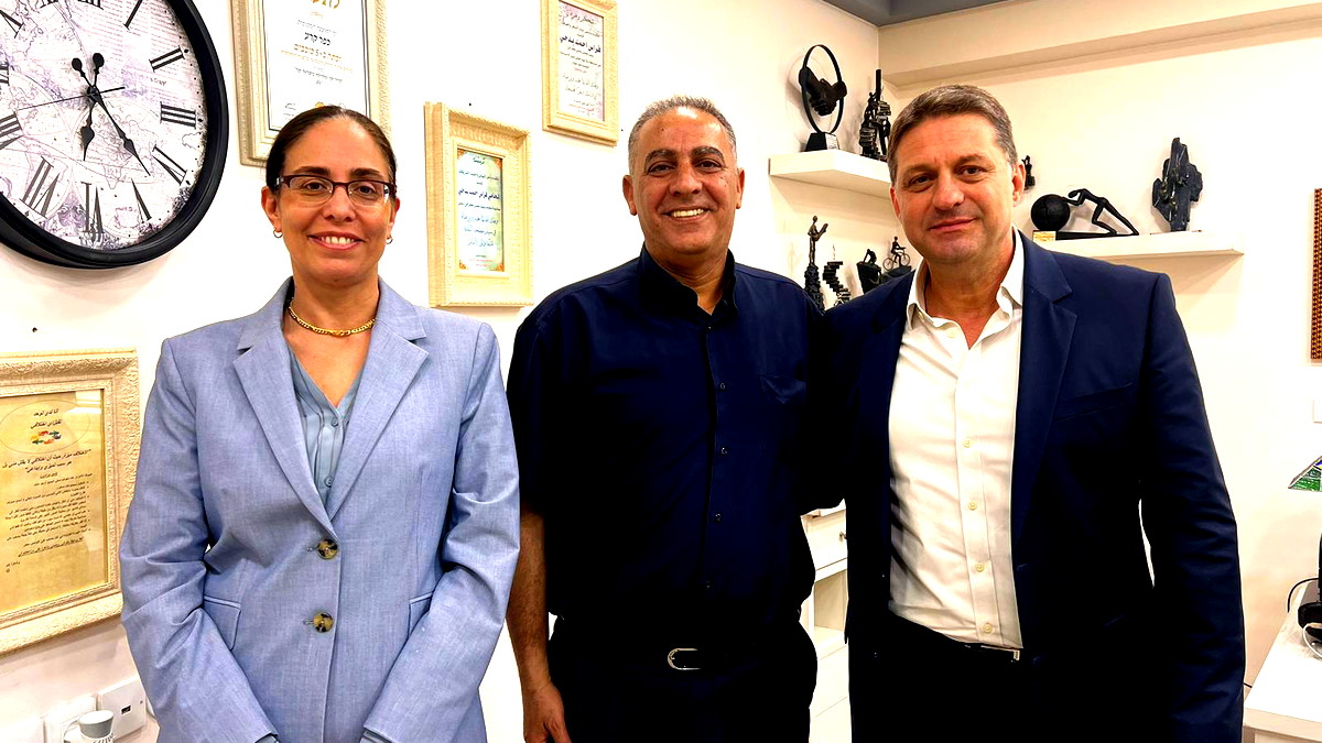 رئيس الحكم المحلي حاييم بيبس ورئيسة اللّجنة اللّوائية للتخطيط والبناء- حيفا بزيارة تهنئة وعمل لبلدية كفرقرع