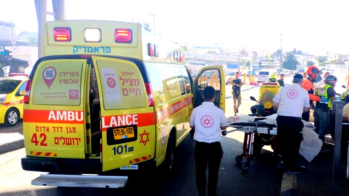 اصابة عامل (63 عامًا) من منشار كهربائي خلال عمله بمركز تجاري في نوف هجليل- اصابته خطيرة