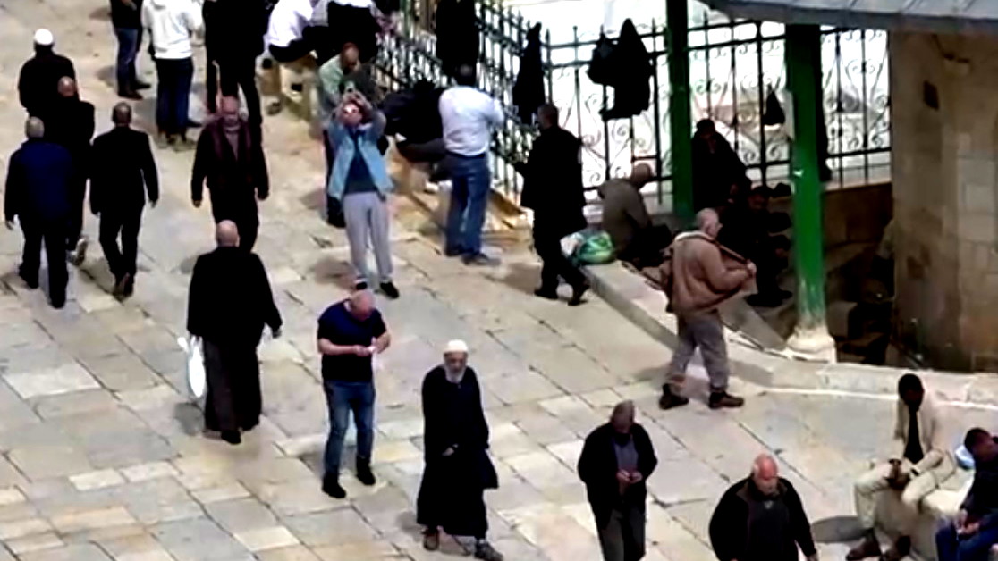 الشرطة في بيان لها: احذروا الأكاذيب المتداولة عبر مواقع التواصل الاجتماعي حول إغلاق الطرق المؤدية للحرم القدسي