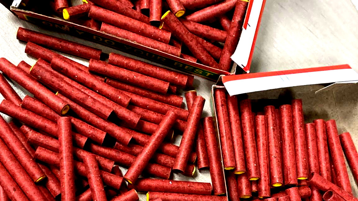 اعتقال شاب (33 عامًا) من يافا بشبهة حيازته كمية كبيرة من الألعاب النارية الخطرة وببيعها للأطفال