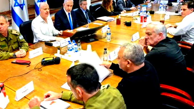مجلس الحرب الاسرائيلي يقرر توسيع صلاحيات الوفد المفاوض بشأن "هدنة غزة والتبادل"