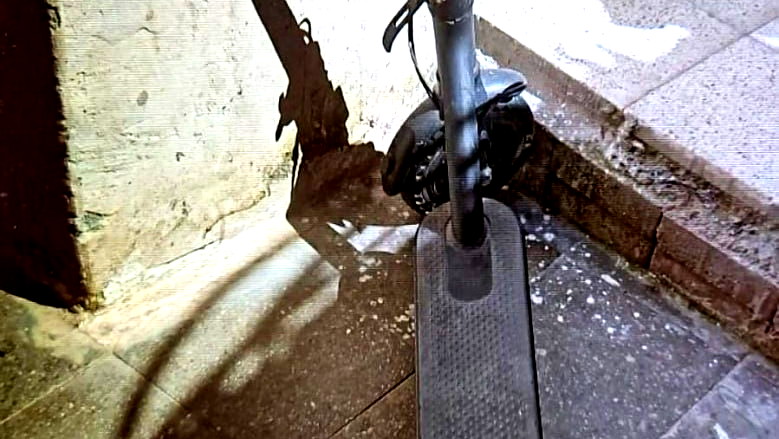 لائحة اتهام ضد مقدسي قام بإلقاء السكوتر على رأس زوجته وإصابتها بجروح بالغة