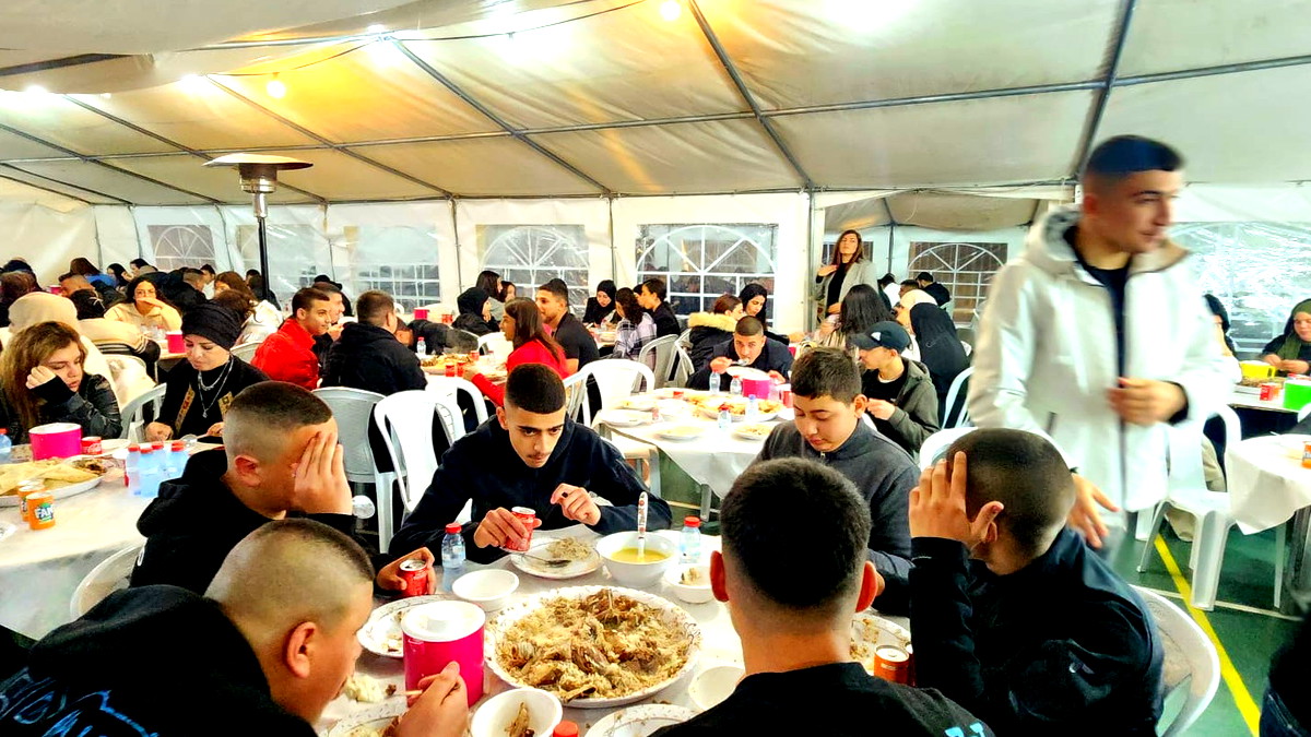 حفل إِفطار رمضاني في القفزة عَمال النَّاصرة 