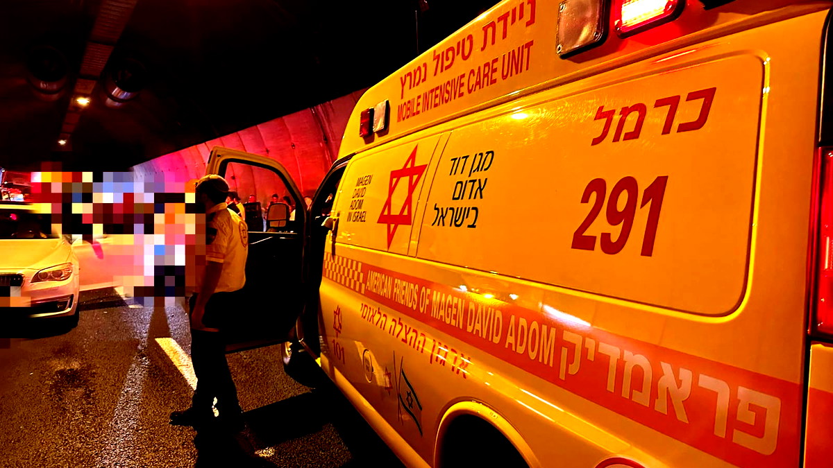 مصرع شاب (20 عامًا) اثر حادث طرق وقع بين 3 مركبات ودراجة نارية بانفاق الكرمل في حيفا