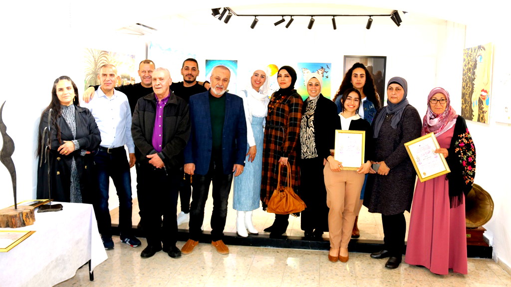 سخنين: إقامة معرض للفنون التّشكيليّة في صالة العرض"زركشي"  لجمعية جوار في الشّمال تحت عنوان "آذار ثقافة وأحجار كريمة وأزهار"