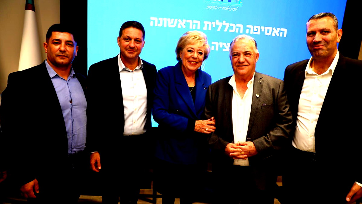 انتخاب حاييم بيباس بالإجماع لولاية ثالثة كرئيس لمركز السلطات المحلية