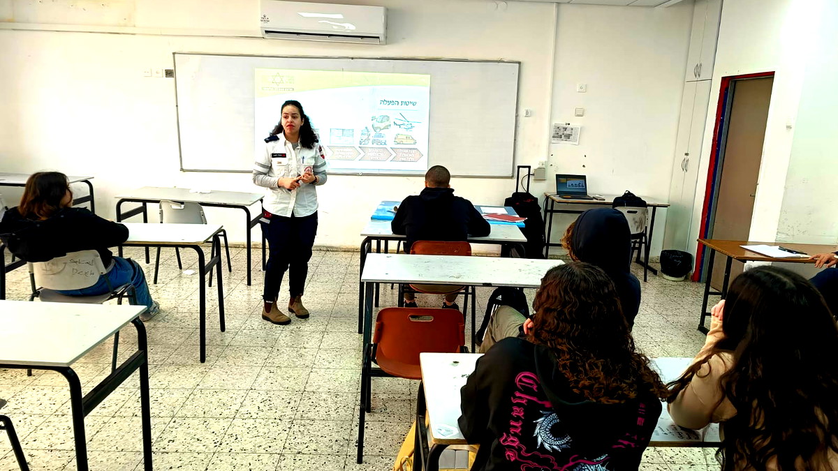 اختتام دورة الاسعافات الاولية في مدرسة البيروني الثانويّة في جديدة المكر