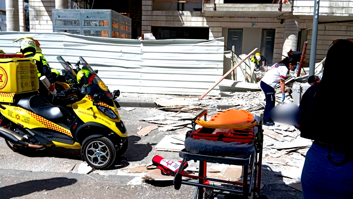 مصرع عامل (30 عامًا) اثر سقوطه عن ارتفاع خلال عمله بورشة بناء في ريشون ليتسيون