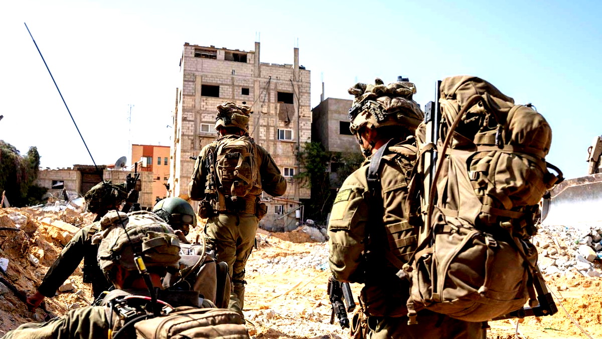 الوفد الإسرائيلي يعود من القاهرة بمقترح اتفاق جديد وحديث عن مسار بديل للهدنة في عيد الفطر