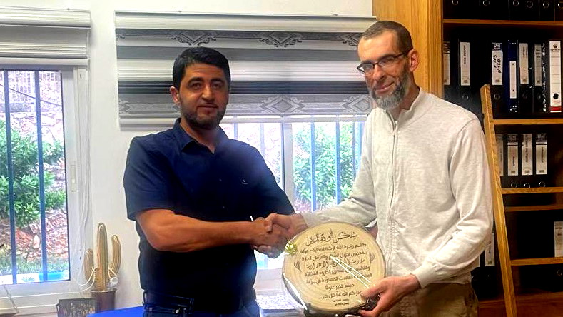 الشيخ عبد الباسط عاصلة مسؤول لجنة الزكاة المحلية في عرابة: نواصل القيام بمشاريع َ تنموية وإنسانية متعددة