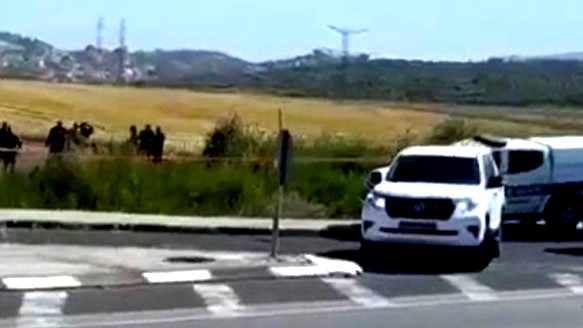 إطلاق النار على شاب عند مفترق مجيدو بشبهة محاولته الهجوم على الشرطة بمطرقة