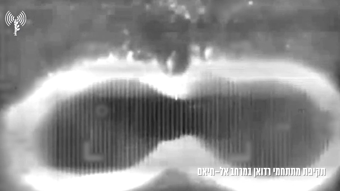 فيديو - الجيش الاسرائيلي يستهدف مجمعًا عسكريًا واسعًا لقوة الرضوان التابعة لحزب الله في جنوب لبنان