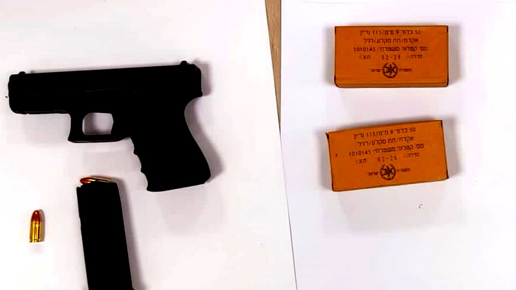 اعتقال ثلاثة اشخاص من ام الفحم بشبهة حيازة اسلحة وذخيرة ومبلغ مالي بشكل غير قانوني