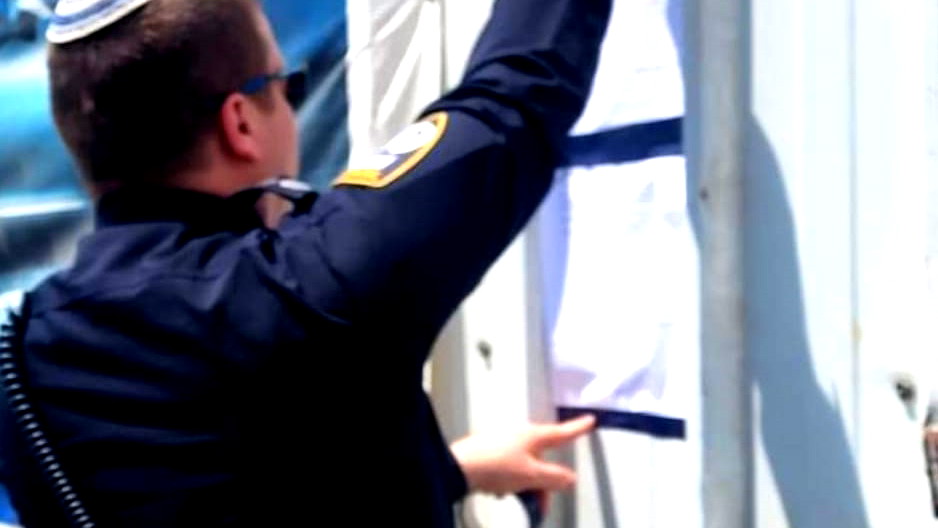 إغلاق مغسلة سيارات في جلجولية بعد تشغيل عمّال بدون تصاريح فيها 