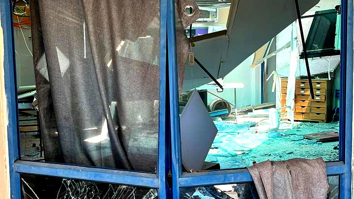 إصابة مبنى المركز الجماهيري في بلدة عرب العرامشة الحدودية بصاروخ مضاد للدروع، أوقع 13 إصابات أربعة منهم وصفت بالخطيرة