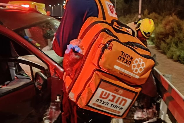 اصابة شاب بجراح خطيرة بحادث طرق قرب الرينة
