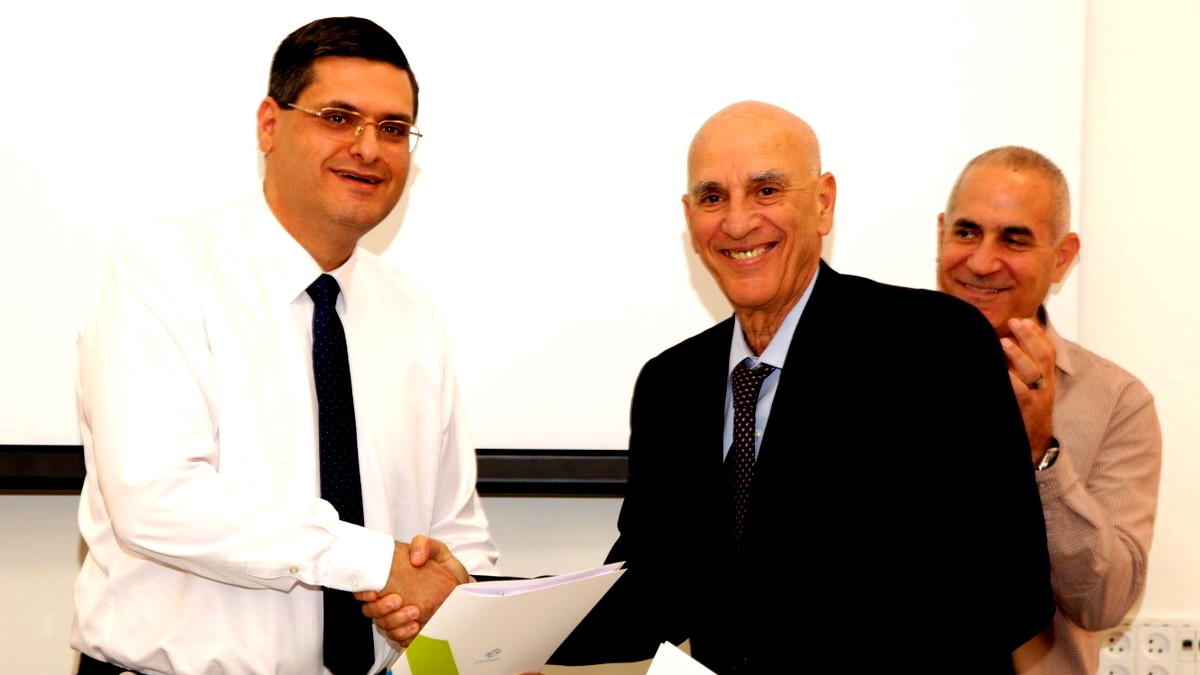 خبر سار للمجتمع العربي في البلاد - توقيع اتفاقية التعاون بين مدرسة الناصرة الأكاديمية للتمريض والكلية الأكاديمية أونو 