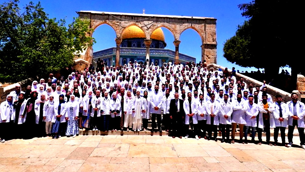 كلية الطب في جامعة القدس تحصل على اعتماد الفيدرالية العالمية للتعليم الطبي WFME