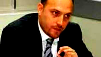 في مكالمة خاصة مع كل العرب- سفير فلسطين في بريطانيا حسام زملط ينفي خبر إعفائه من منصبه