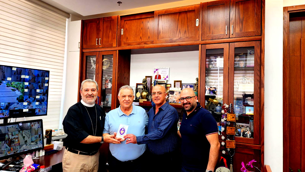 وفد من مدرسة المسيح الانجيلكانية يزور بلديّة النّاصرة