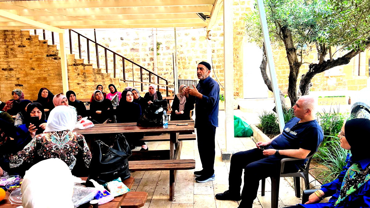 مجموعات نسائية في المركز الجماهيري أم الفحم في رحلة لزيارة معالم من بلادنا