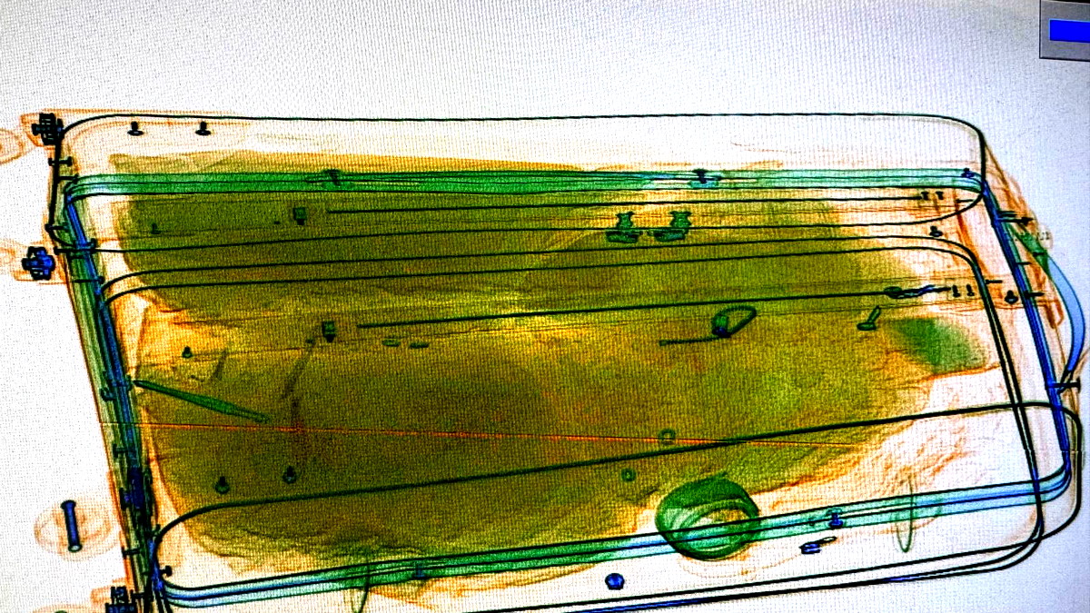 احباط عملية تهريب كمية هائلة من المخدّرات عبر مطار بن غريون واعتقال المشتبه به
