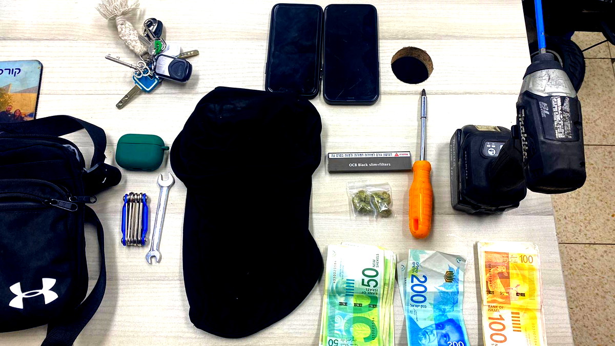 تل أبيب: اعتقال شخصين (15و23 عامًا) بشبهة عملية سطو وسرقة سكوتر 