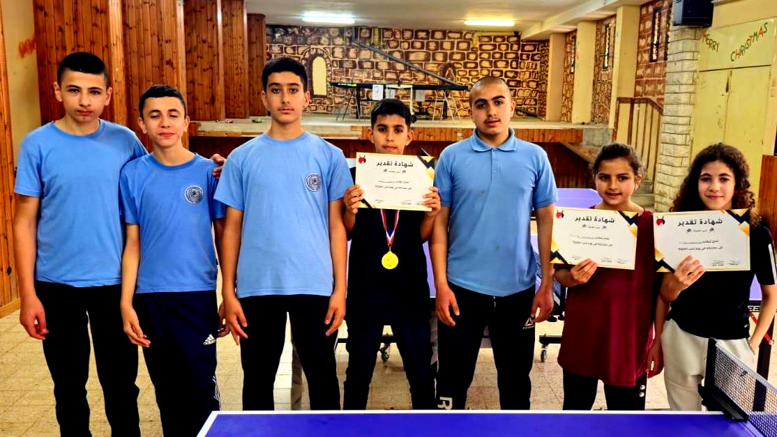 طلاب "برنامج تحديات" أم الفحم يتألقون ويتوجون أبطالًا لبطولة التنس في الناصرة