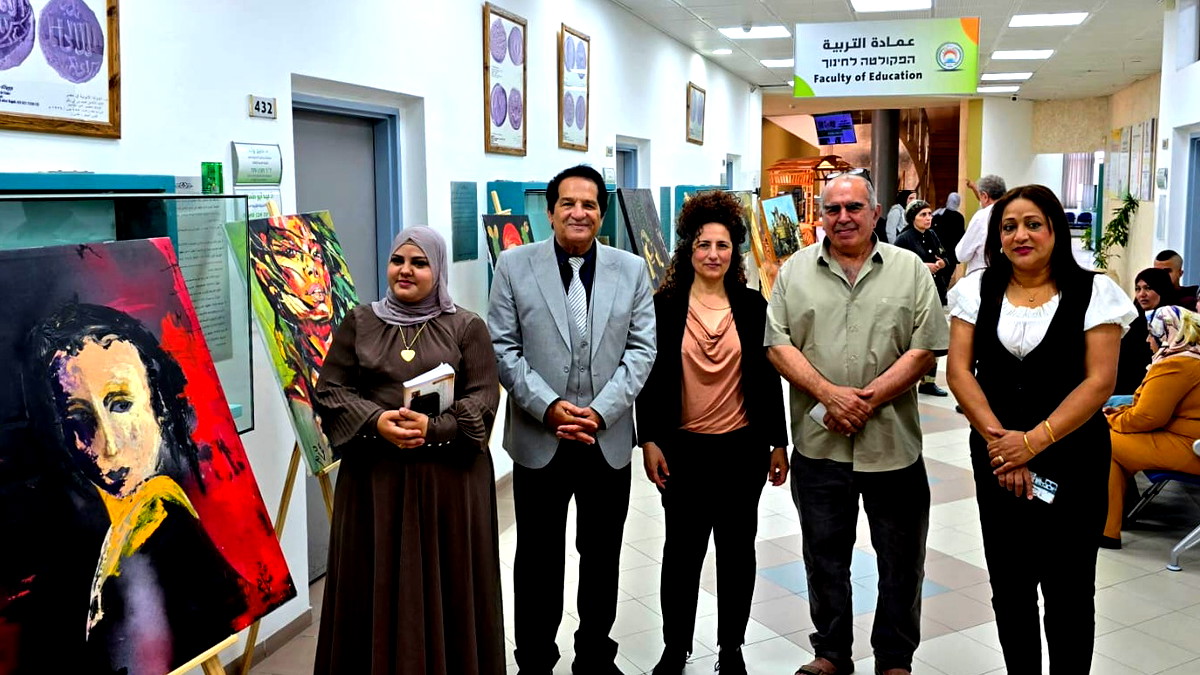 معرض فني تشكيلي ينير فضاء أكاديمية القاسمي بتنظيم مؤسسة تنوير