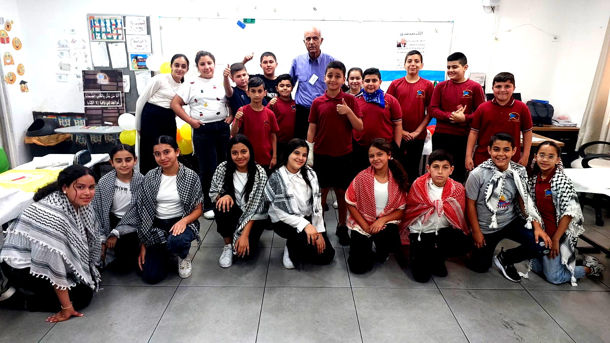 في يوم اللّغة والتّراث والإبداع وبأجواء وطنيّة بهيجة- مدرسة الأفق في كابول تستضيف أعضاء الاتّحاد القطريّ للأدباء الفلسطينيّين 