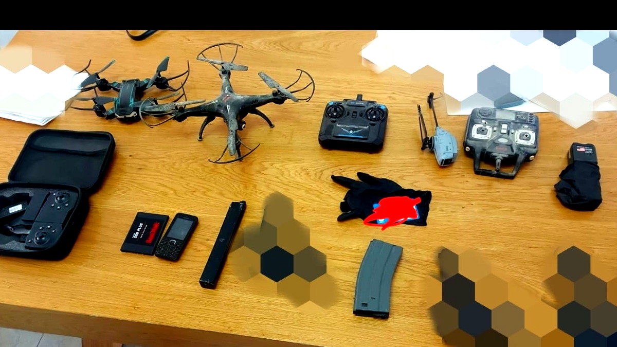 نتانيا: ضبط طائرات بدون طيّار وأجهزة يزعم أنها أستخدمت لإسقاط عبوات ناسفة وأمشطة