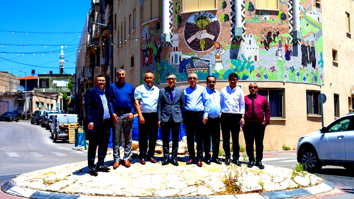 للمرة الأولى من نوعها- سفير فيتنام برفقة شخصيات عربية في زيارة إلى كلّية القاسمي في باقة الغربية