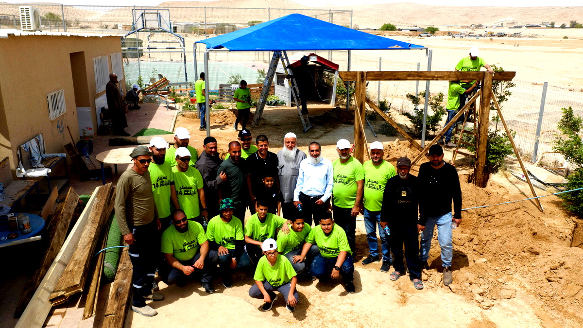 ضمن معسكر الرباط 14: تنفيذ عشرات المشاريع في اليوم التطوّعي في قرية عبدة في النقب بمشاركة مميزة من أهل الطيبة