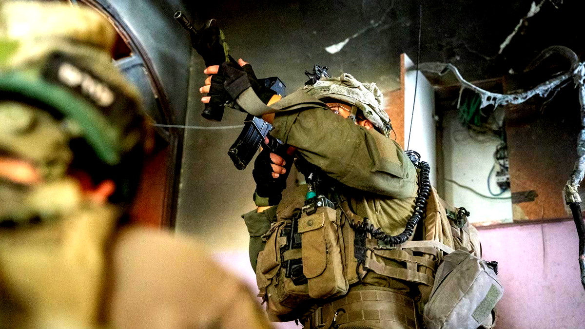 الجيش الاسرائيلي يعترف باصابة 13 من جنوده وضباطه بمعارك غزة اليوم