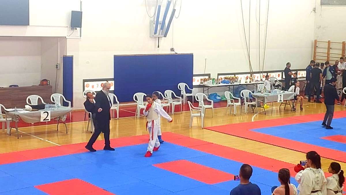 منتخب صخرة الصحراء للكراتيه في الجماهيري رهط يتألق في بطولة الكراتيه في كفرقاسم