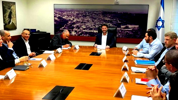 سموتريش يعتزم زيادة الرسوم الجمركية على الواردات التركية 100% حتى نهاية ولاية أردوغان