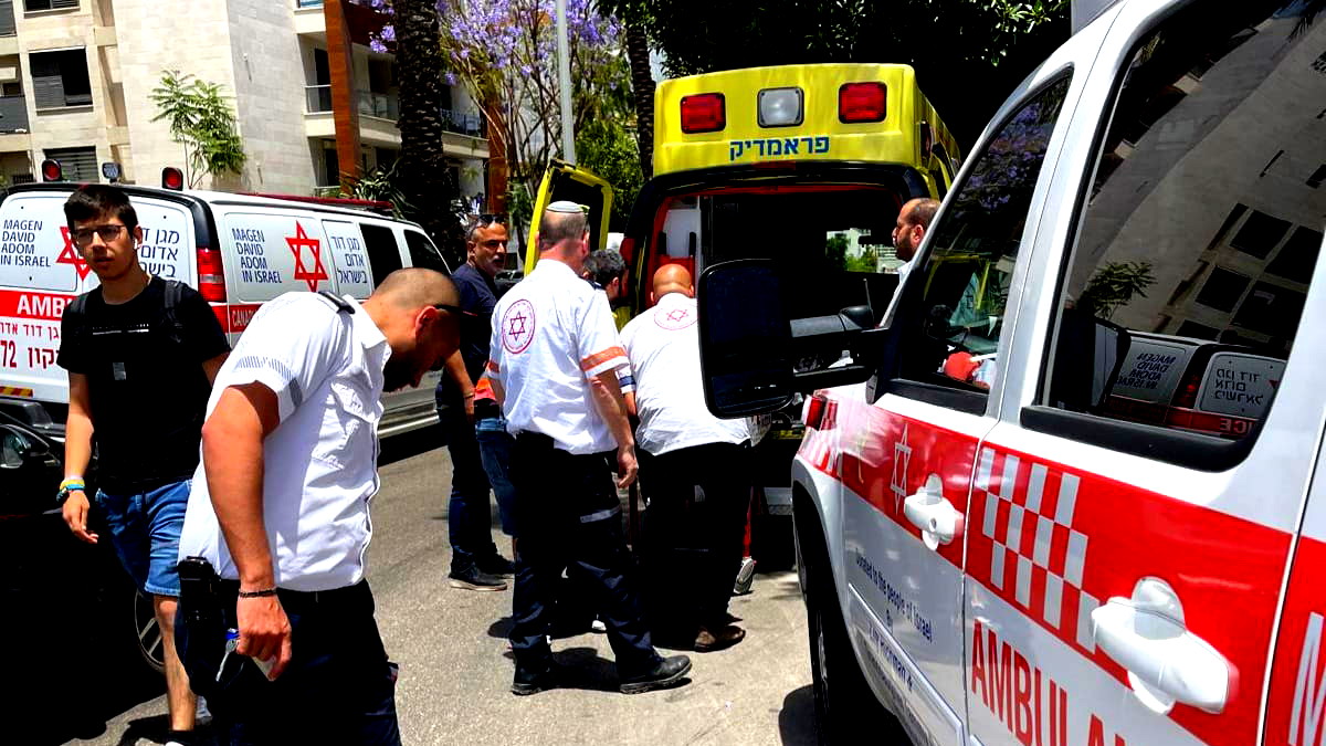 منطقة المركز: إصابة رجل بجراح متوسّطة جرّاء سقوطه من ارتفاع حوالي 6 أمتار